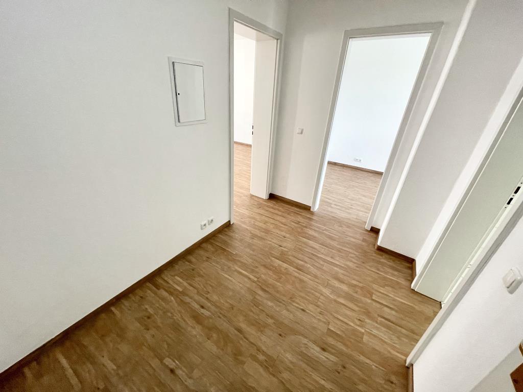Untermhaus! Schicke 2 Zimmer Wohnung mit Balkon und großem Mietergarten! - Photo 3