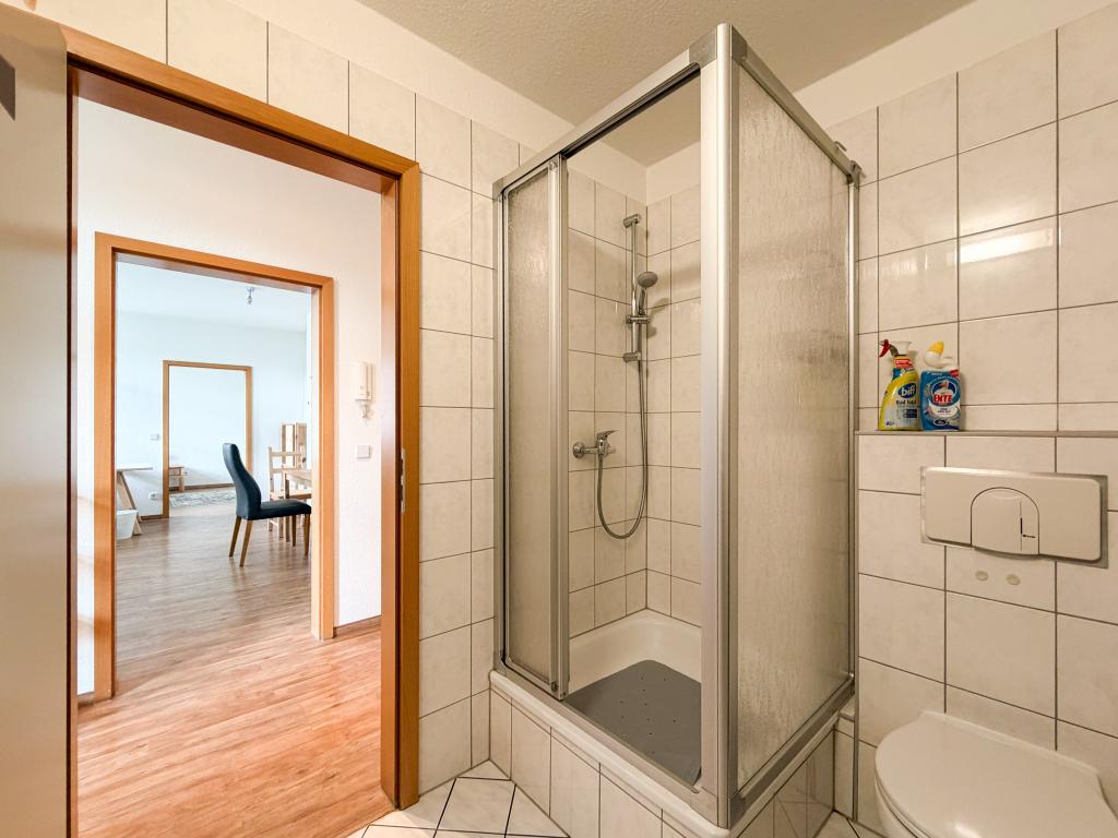 Mit Aufzug! Schicke 2 Raum Wohnung mit Dusche und Wanne im Zentrum von Gera. - Photo 5