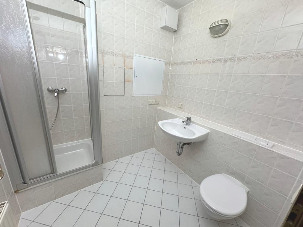 Kleine 1 Raum Wohnung mit Schlafnische und Aufzug in Gera - Photo 3