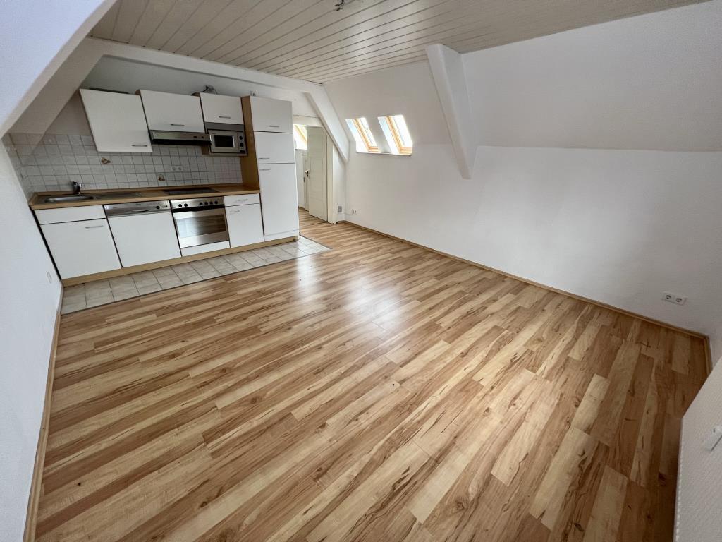 Pölzig! 2 Zimmer Wohnung mit Einbauküche und Charme! - Photo 2
