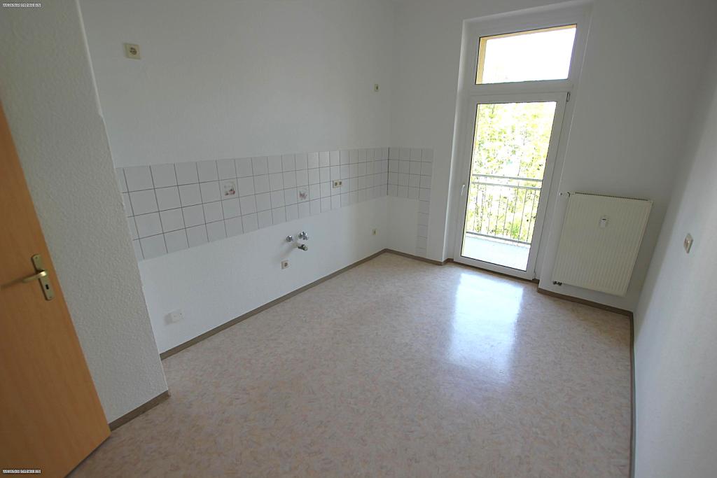 Wanne, Dusche und Balkon! Geräumige 2 Raum Wohnung im Zentrum! - Photo 2