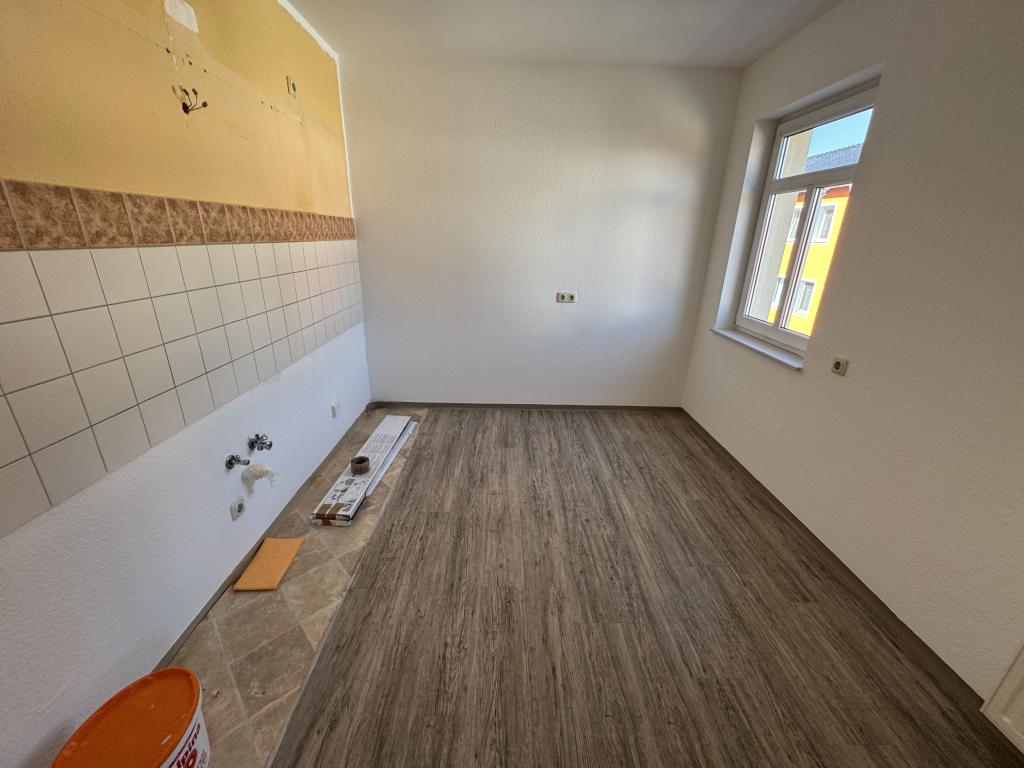 Idyllisch wohnen im Zentrum von Weida. 3 Raum Wohnung mit Balkon und Aufzug! - Photo 1