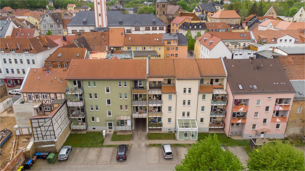 Idyllisch wohnen im Zentrum von Weida. 3 Raum Wohnung mit Balkon und Aufzug! - Photo 1