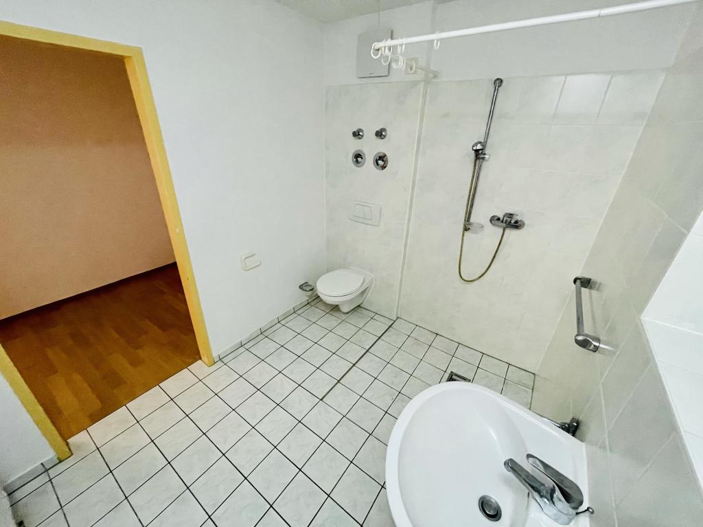 Moderne 2 Raum Wohnung mit Balkon und Aufzug - Nahe der Innenstadt - Photo 4