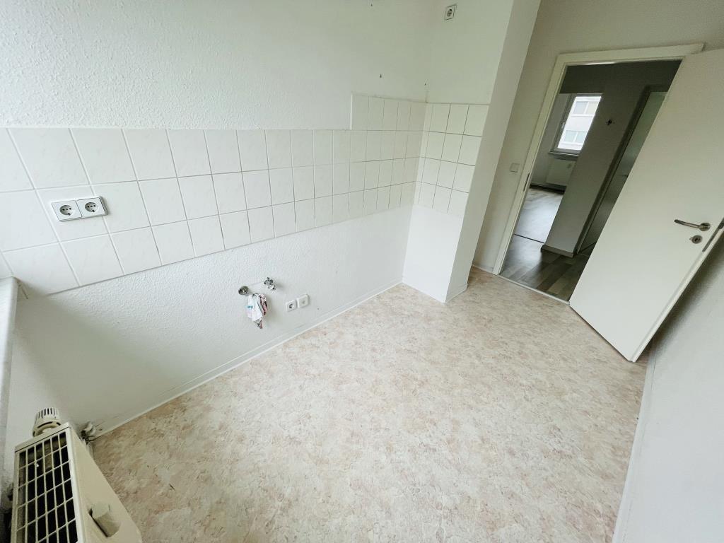 Gera-Langenberg! 4 Raum Whg. mit Balkon, Bad mit Wanne! Nähe AMAZON! - Photo 2