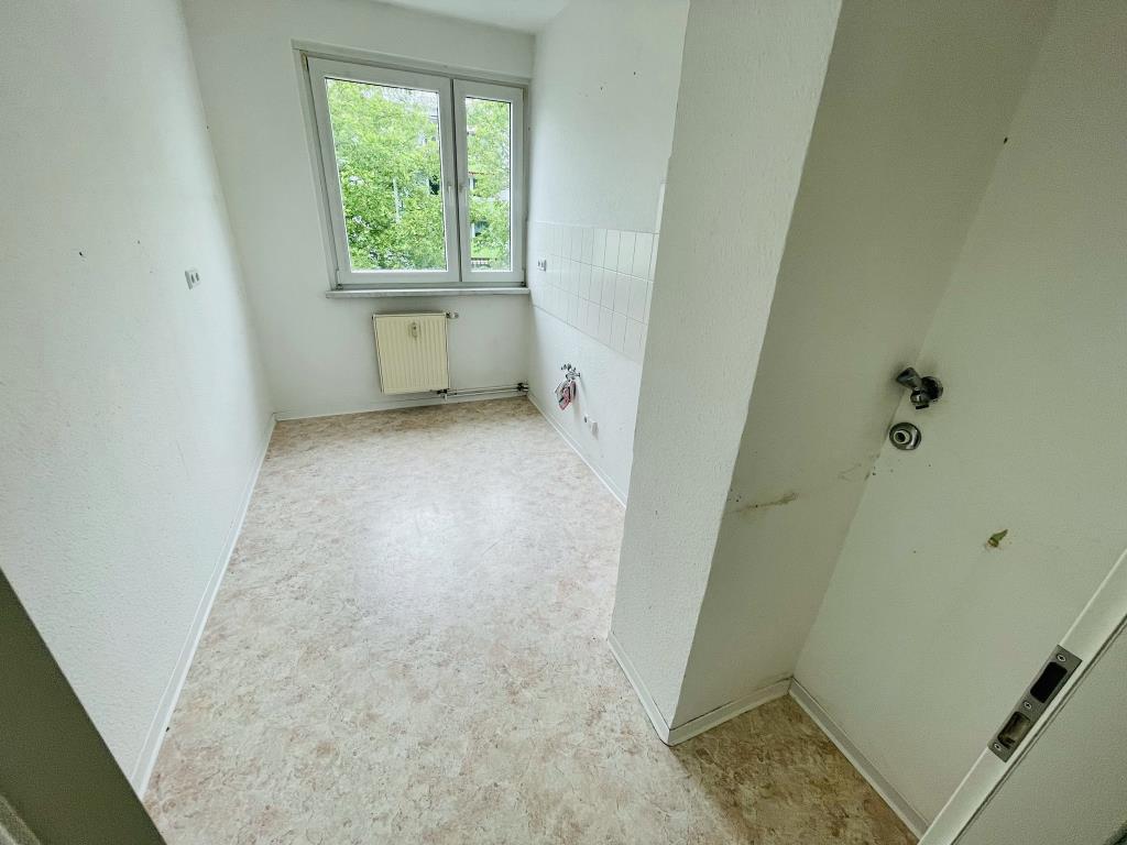 Gera-Langenberg! 4 Raum Whg. mit Balkon, Bad mit Wanne! Nähe AMAZON! - Photo 1