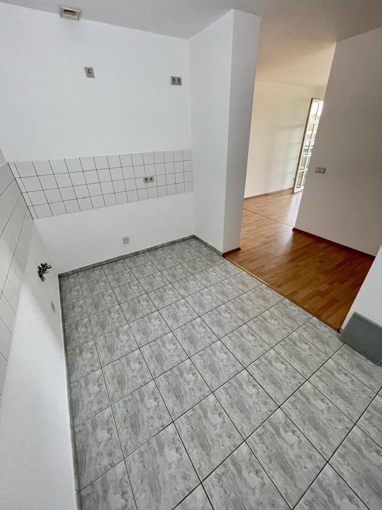 Schicke Wohnung mit Balkon und Aufzug nahe dem Stadtzentrum in ruhiger Lage! - Photo 3