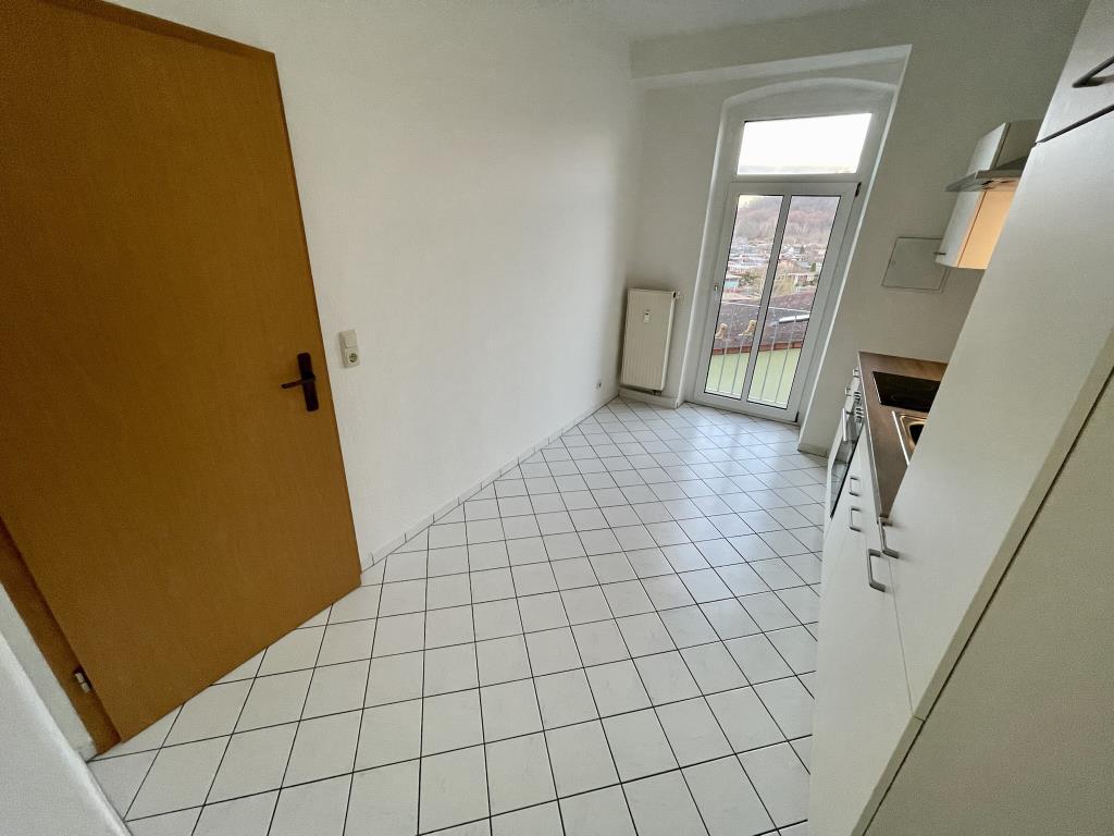 Große 1 Raum-Wohnung mit neuer Einbauküche & Wanne in Gera-Zwötzen! - Foto 4