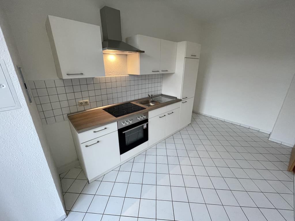 Große 1 Raum-Wohnung mit neuer Einbauküche & Wanne in Gera-Zwötzen! - Foto 2