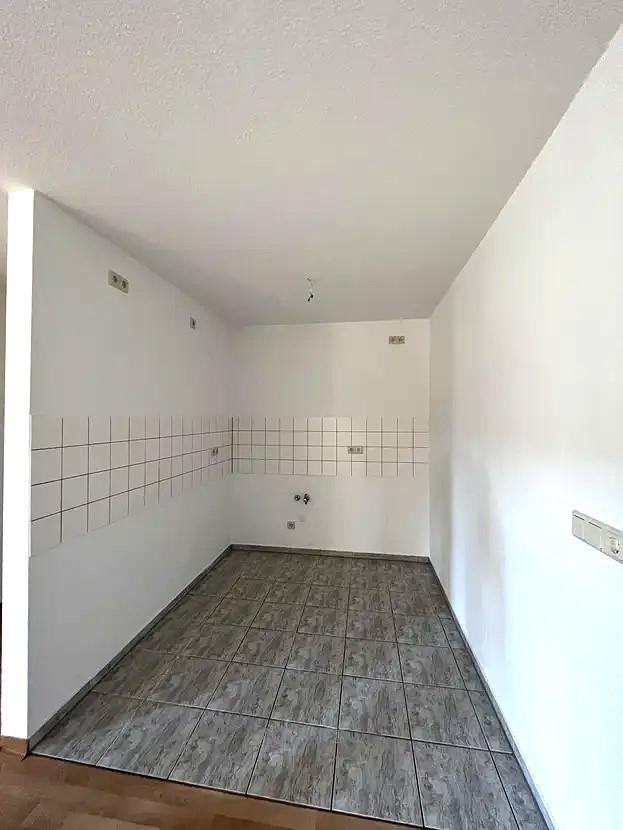 Toller Ausblick - Große, helle & ruhige 1 Raum-Whg. m. Balkon & Aufzug - Photo 2