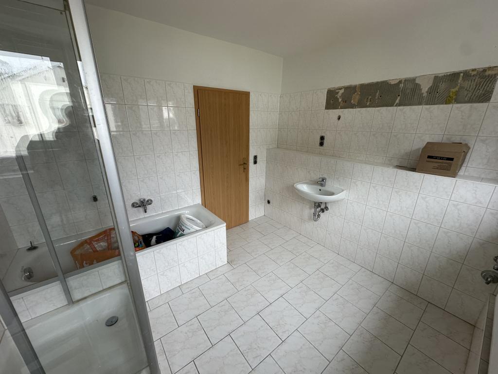 Neuer Fußboden und Wanne + Dusche! 2 Zimmer Wohnung in Langenberg - Foto 2