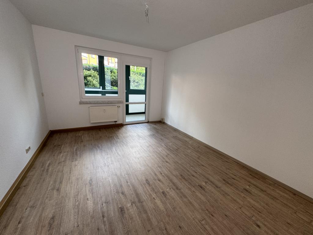Wohnen mit Mehrwert: 2-Raum-Wohnung mit großzügigem Doppel-Wintergarten in Gera-Bieblach! - Photo 4