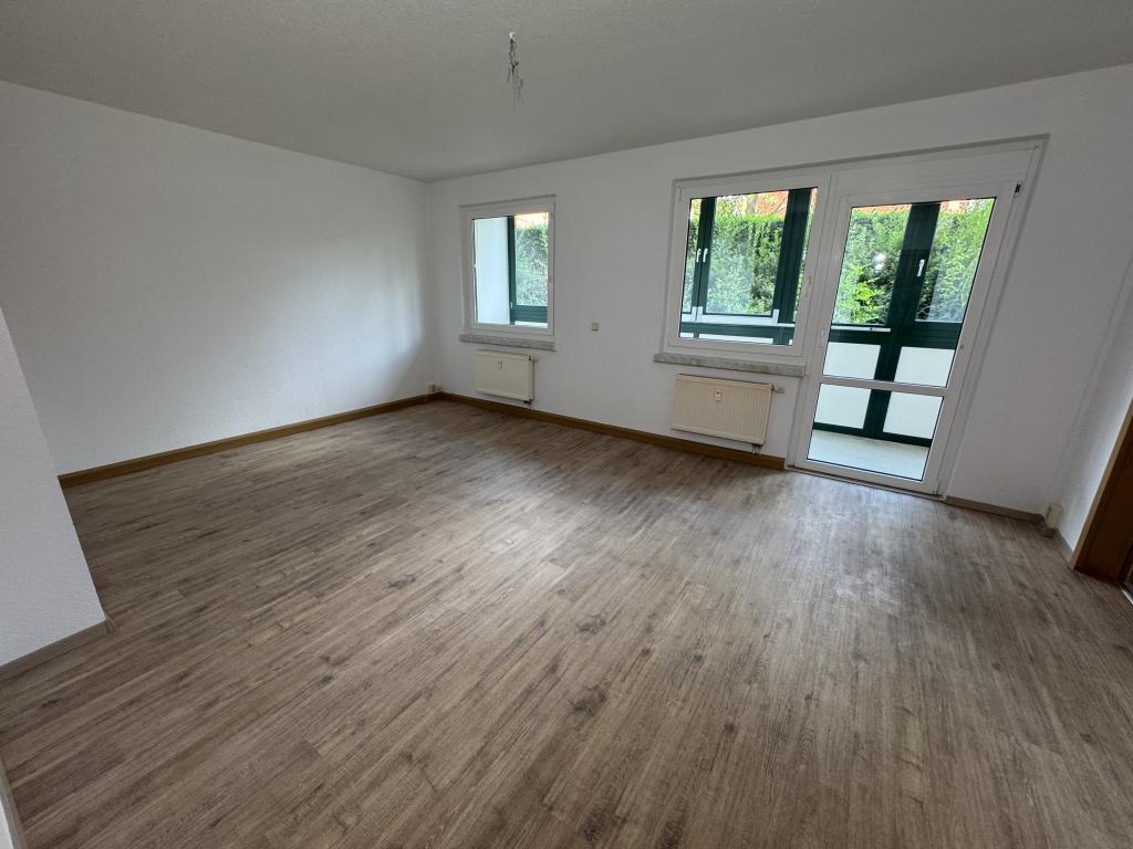 Wohnen mit Mehrwert: 2-Raum-Wohnung mit großzügigem Doppel-Wintergarten in Gera-Bieblach! - Photo 2