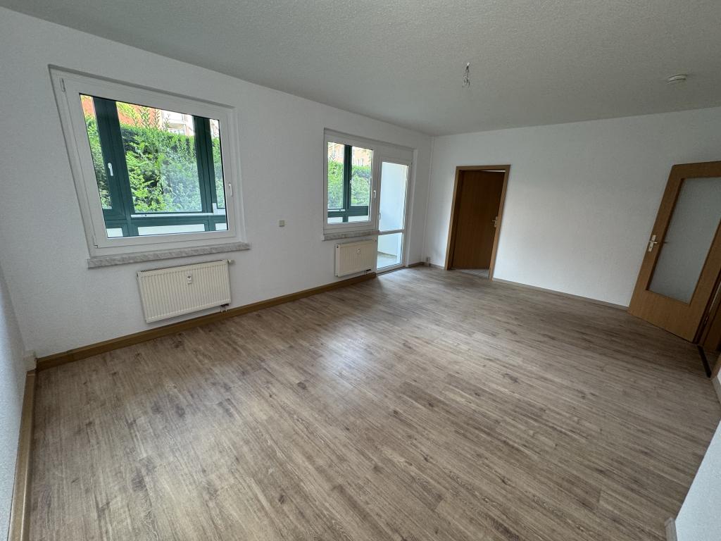 Wohnen mit Mehrwert: 2-Raum-Wohnung mit großzügigem Doppel-Wintergarten in Gera-Bieblach! - Photo 1