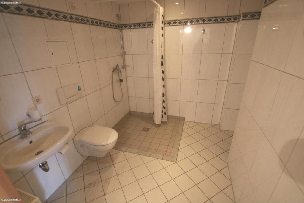 Mit Balkon und Lift! Zentral gelegene 2-Zimmer-Wohnung in Gera - Photo 2