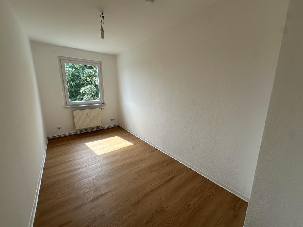 Neuer Fußboden und Balkon! 4 Zimmer Wohnung in Gera Langenberg - Photo 2