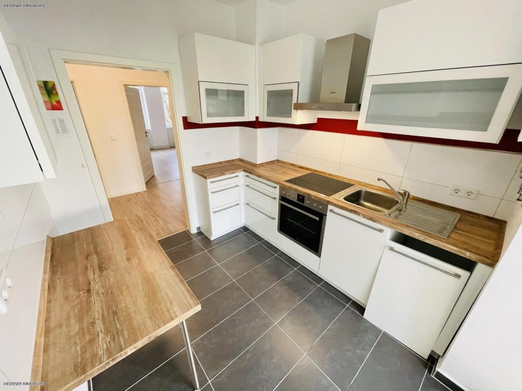 Sehr schöne 4-Raum Wohnung mit moderner Ausstattung und Balkon am Wintergarten! - Photo 1