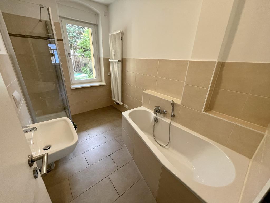 Moderne 2 Raum Wohnung mit Wanne, Dusche und Terrasse in Gera-Debschwitz! - Photo 1
