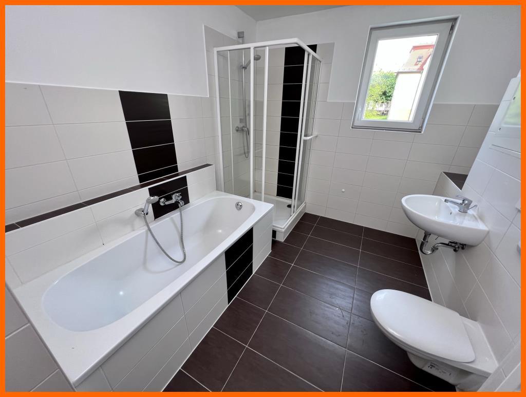 Modernes Bad und Balkon - 4 Raum Wohnung mit Wanne und Dusche zu vermieten! - Foto 3
