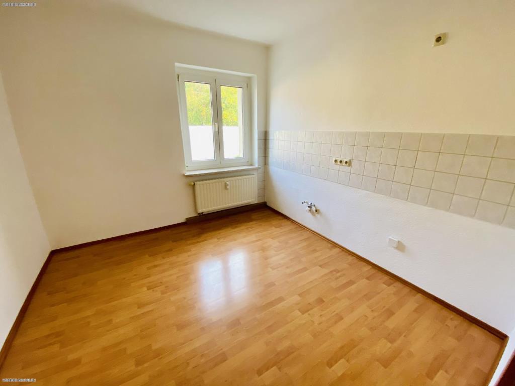 Wohnen am Stadtwald! Idyllisch gelegene 3 Zimmer Wohnung mit PKW Stellplatz - Photo 3
