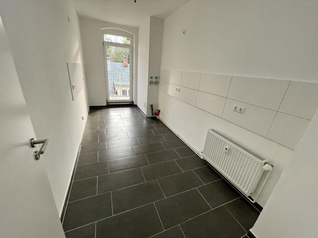 moderne 4 Raum Wohnung mit Balkon, Bad mit Wanne in Gera-Pforten! - Foto 1