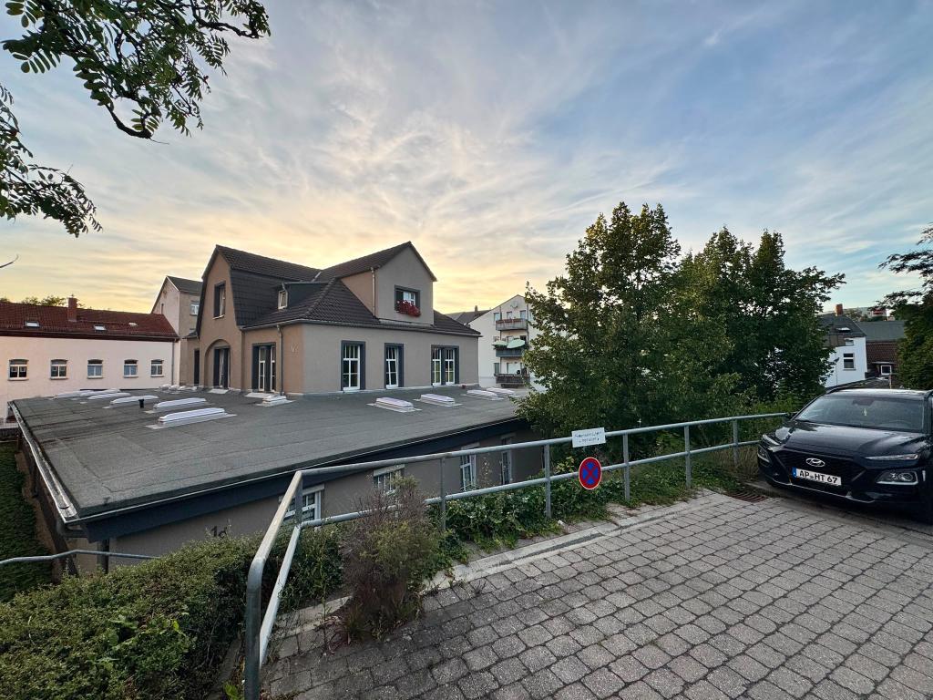 Außergewöhnlich wohnen! Großzügige 4-Raum-Wohnung mit Wohnküche, Komfortbad und Stellplatz in Gera. - Photo 5