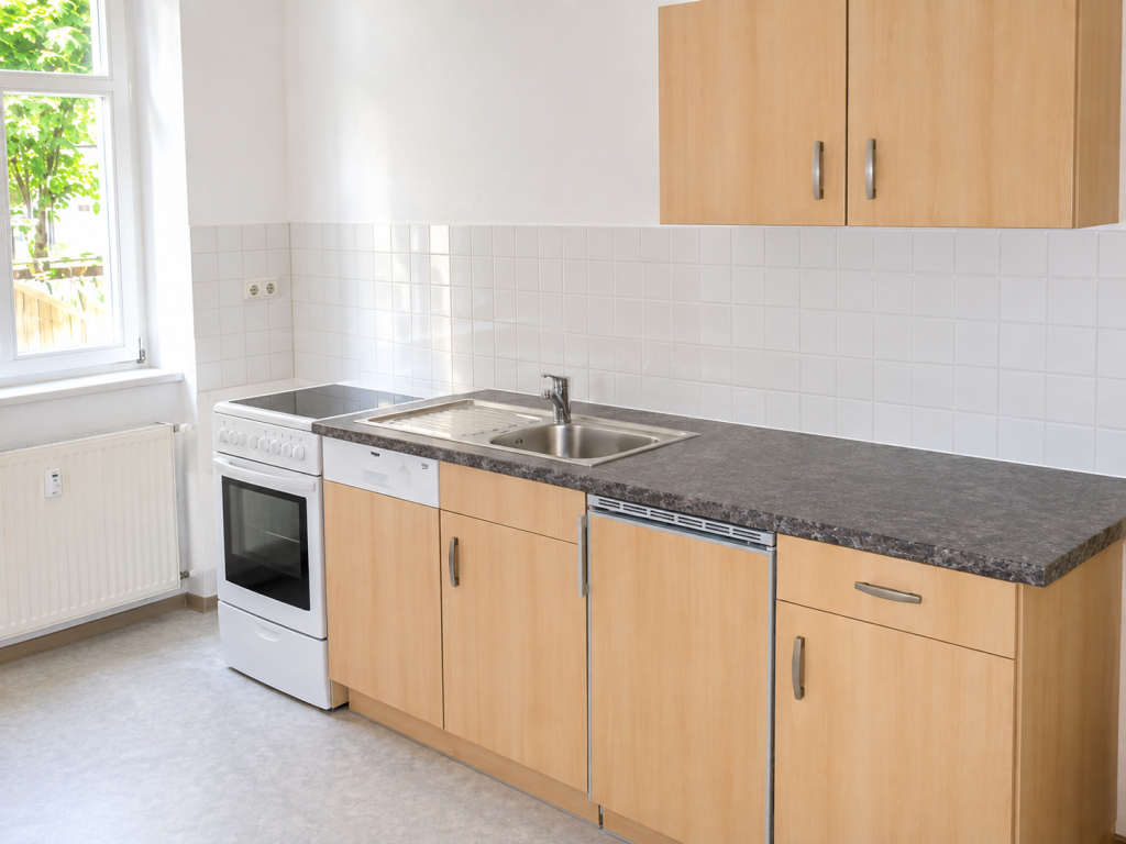 Untermhaus! 2 Raum Erdgeschosswohnung mit EBK* und Wanne! - Photo 1