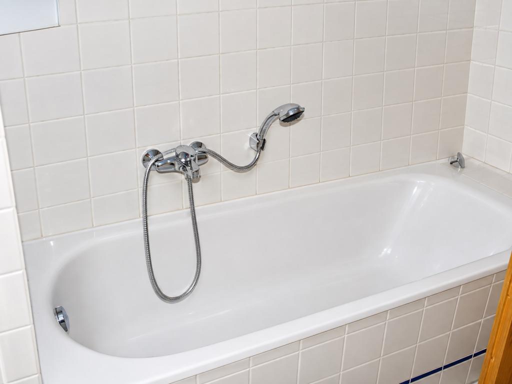 Untermhaus! 2 Raum Erdgeschosswohnung mit EBK* und Wanne! - Photo 2