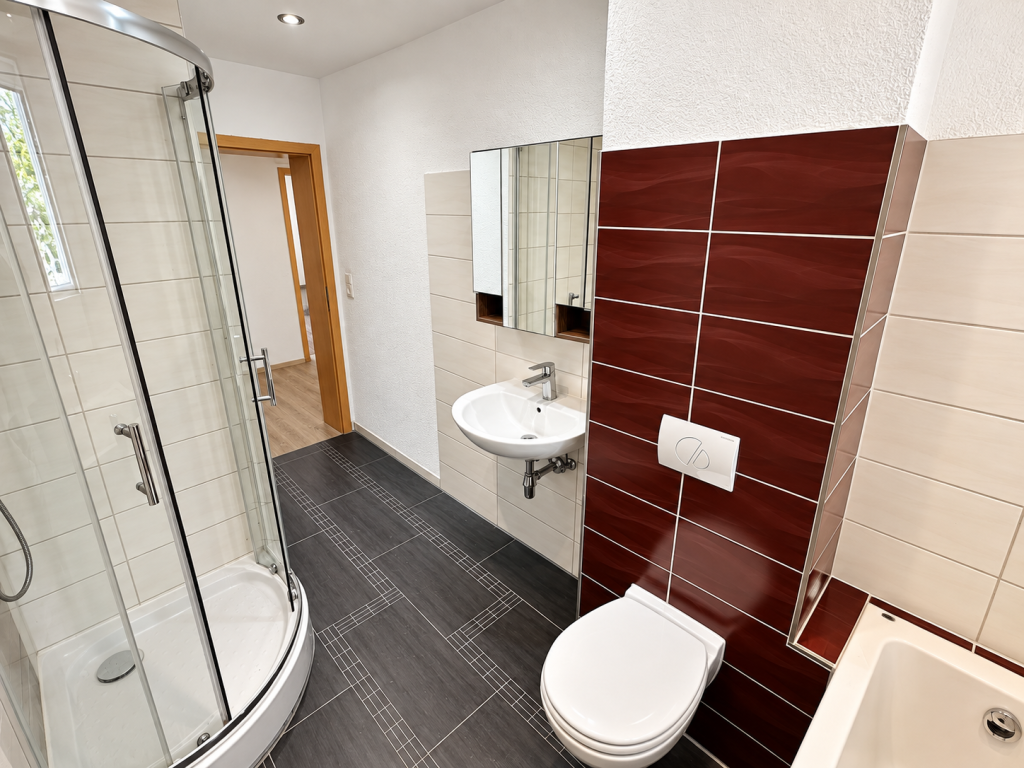 Einbauküche*! Sanierte 3 Zimmer Wohnung mit modernem Bad und Balkon! - Photo 4