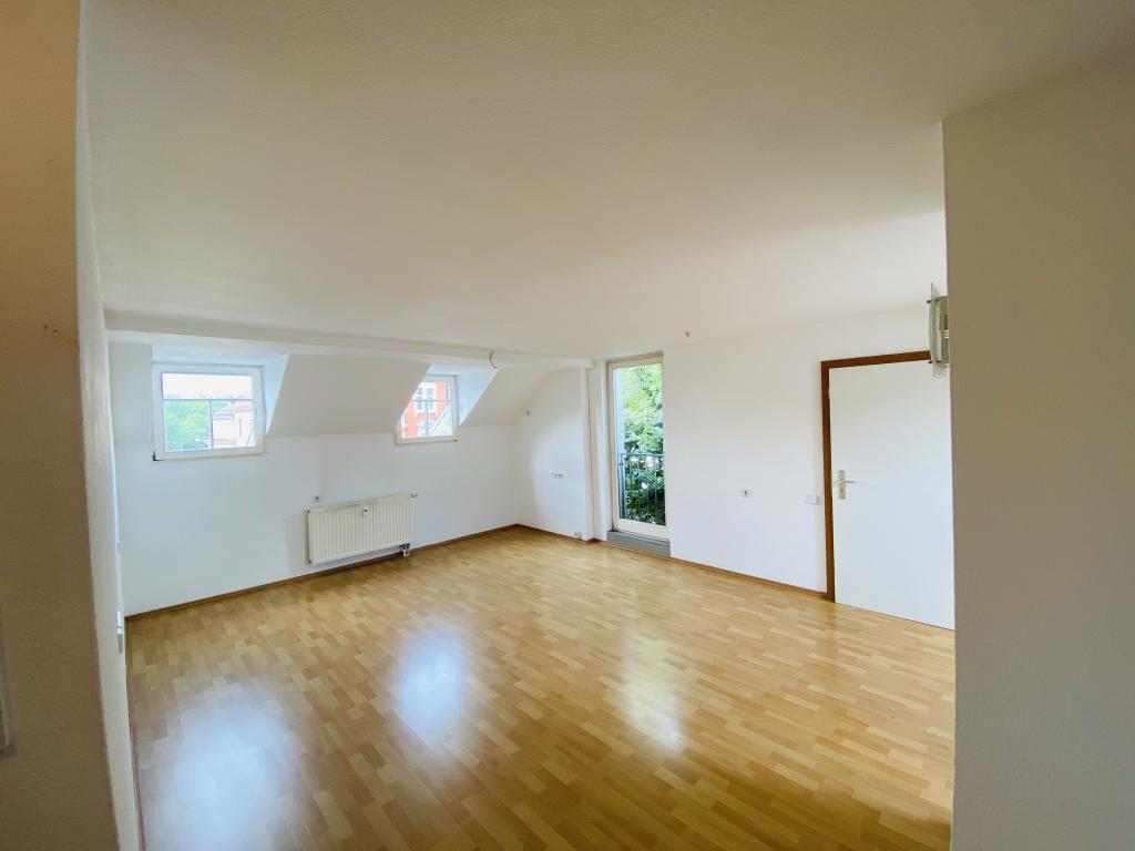 Mit Aufzug! Schicke 3 Raum Wohnung mit Dusche und Wanne im Zentrum von Gera. - Photo 3