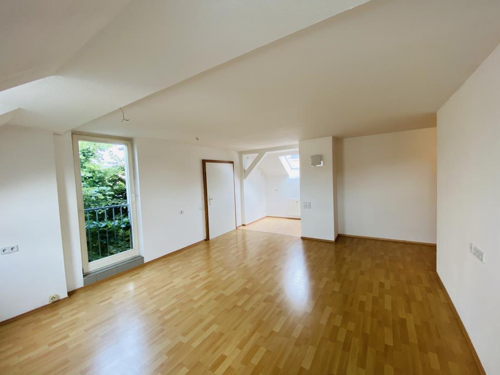Mit Aufzug! Schicke 3 Raum Wohnung mit Dusche und Wanne im Zentrum von Gera. - Photo 1