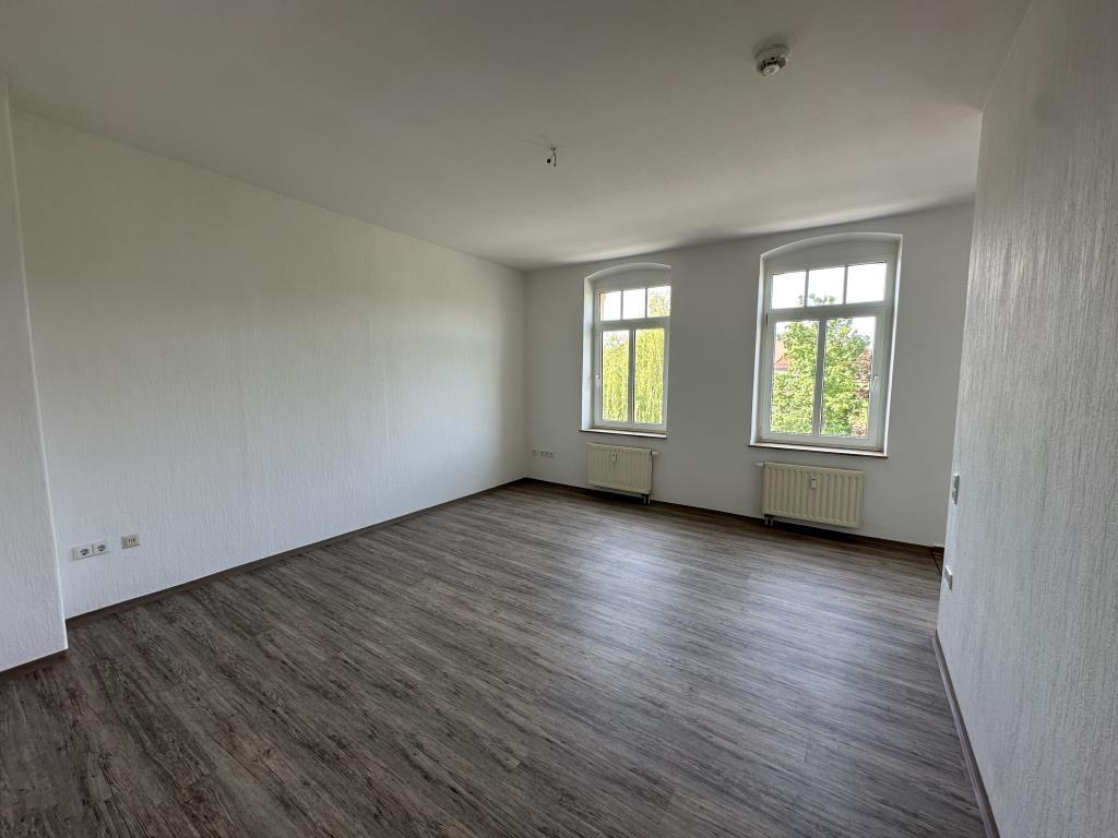 Zentral gelegen! Aufzug und Balkon! Schöne Single Wohnung - Foto 1
