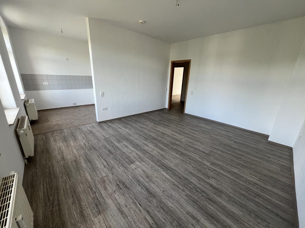 Zentral gelegen! Aufzug und Balkon! Schöne Single Wohnung - Foto 2