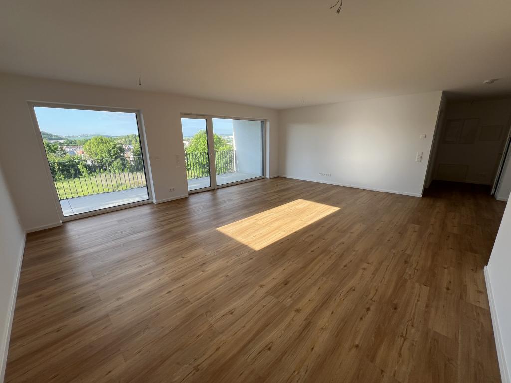 Zweitbezug nach Neubau! Tolle 4-Raum EG-Wohnung im mit großem Balkon, Aufzug, in ruhiger Lage von Gera! - Photo 2