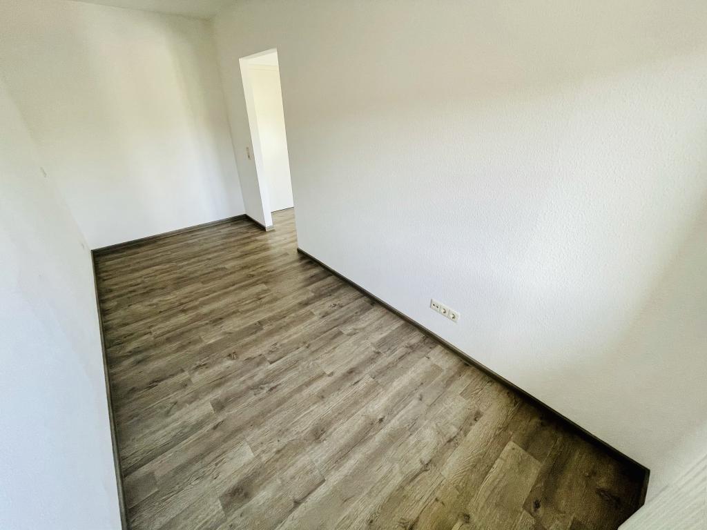 2 Raum Wohnungen mit Balkon, Bad mit Dusche und Aufzug im Haus - Im Geraer Ostviertel. - Photo 5