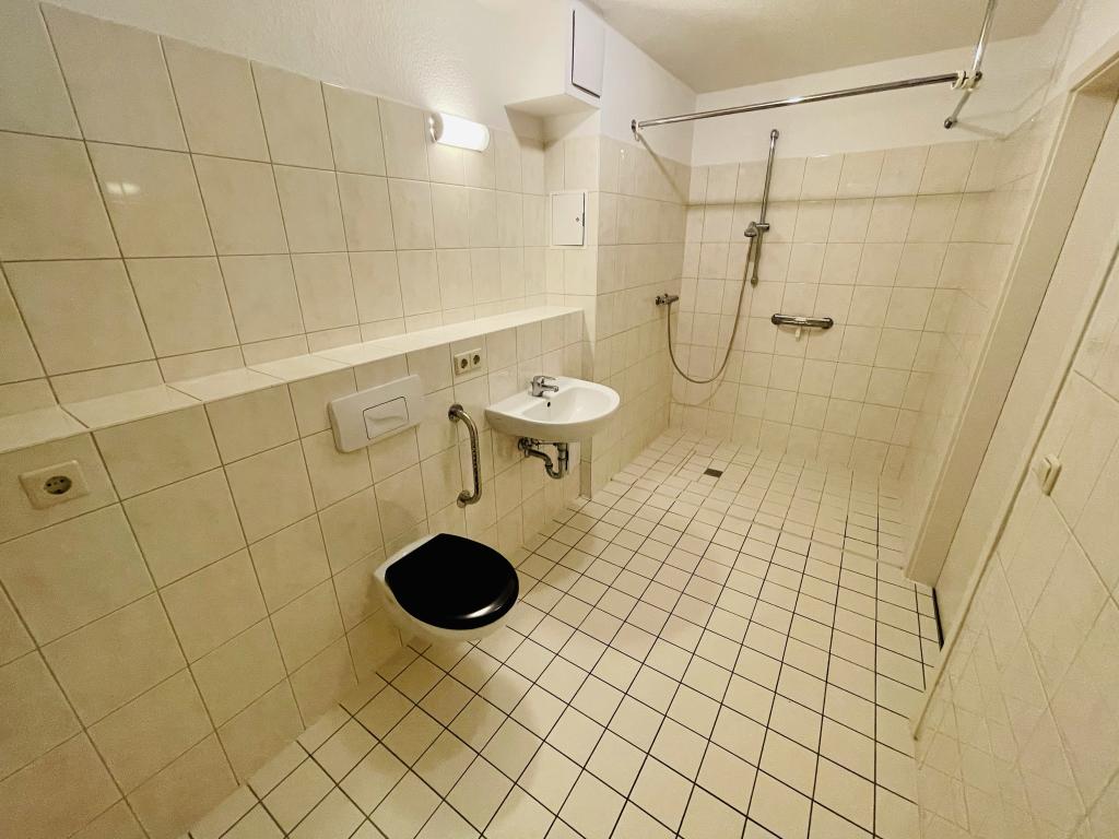2 Raum Wohnungen mit Balkon, Bad mit Dusche und Aufzug im Haus - Im Geraer Ostviertel. - Photo 3