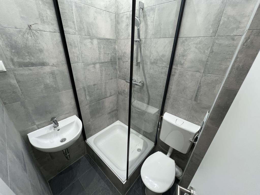 Entdecken Sie Ihr neues Zuhause: Tolle 3-Raum-Wohnung mit EBK in Gera-Pforten - Photo 4