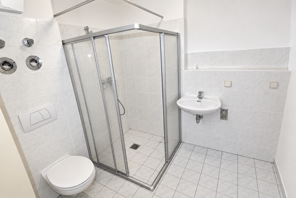 Zentrumsnahe 2-Raum Wohnung mit Südbalkon und Aufzug! - Photo 3