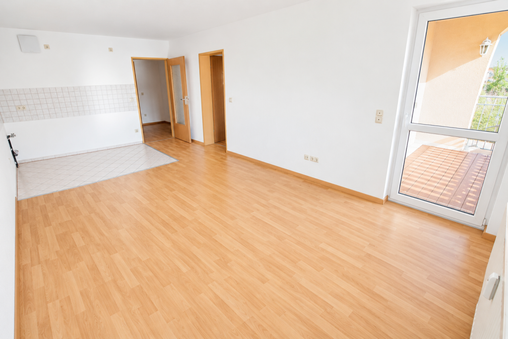 Zentrumsnahe 2-Raum Wohnung mit Südbalkon und Aufzug! - Photo 1