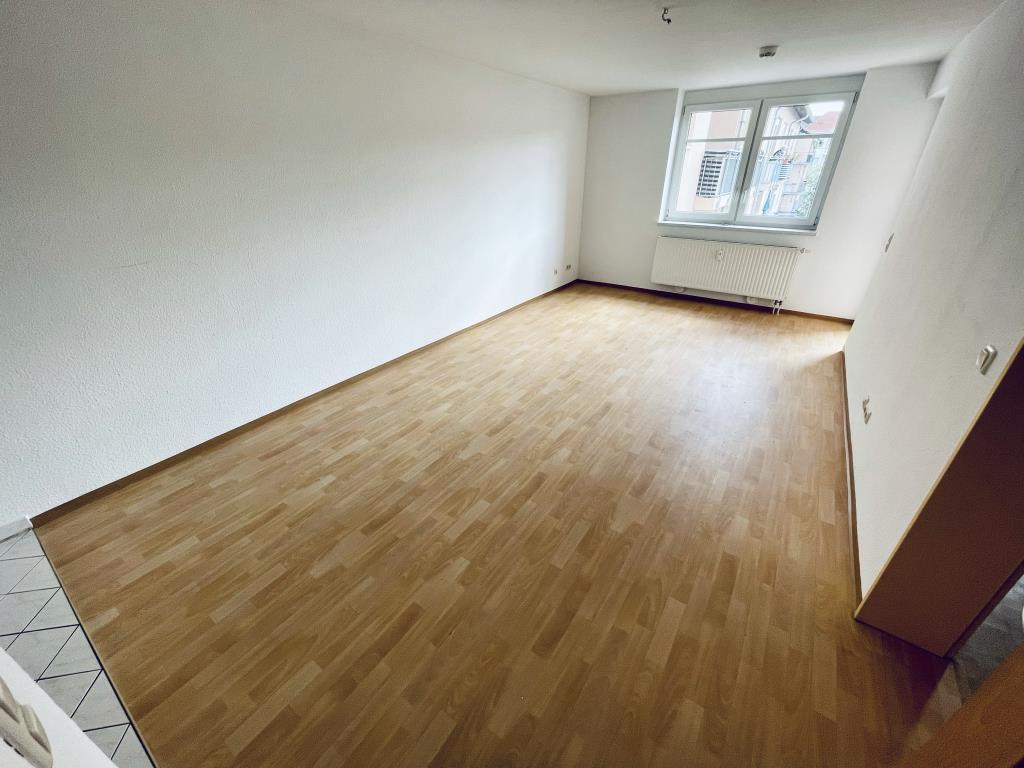 Balkon & Aufzug! Gemütliche 2-Raum-Wohnung nahe der Innenstadt & HBF! - Photo 2