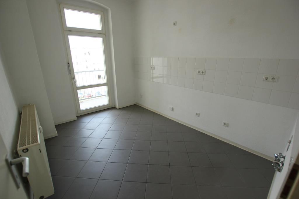 Große, möblierte 1-Raum Wohnung mit Balkon in zentraler aber ruhigen Lage von Gera! - Foto 3