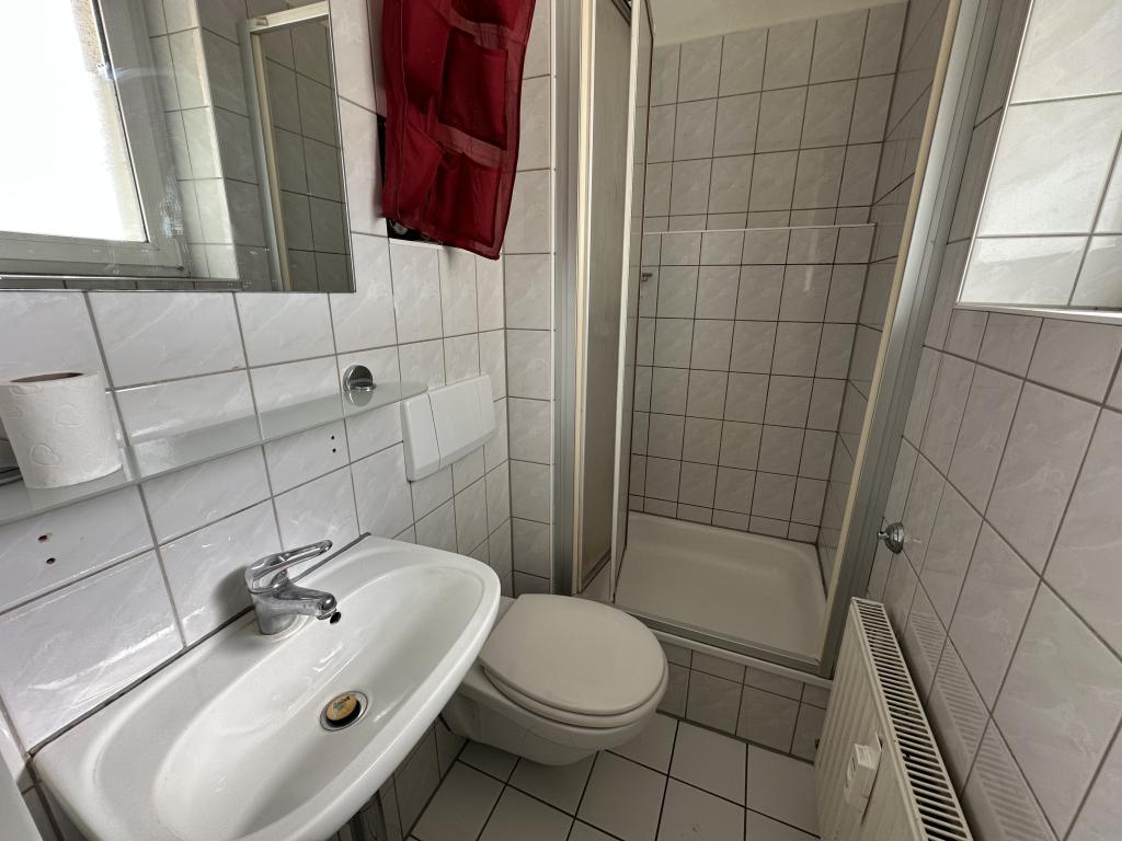 Zentrumsnahe, möblierte 3-Raum-Wohnung mit Balkon! - Photo 2