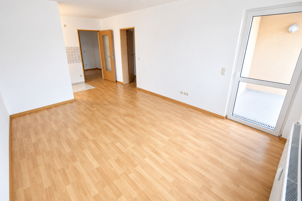 Zentrumsnahe 2-Raum Wohnung mit Südbalkon und Aufzug! - Foto 1