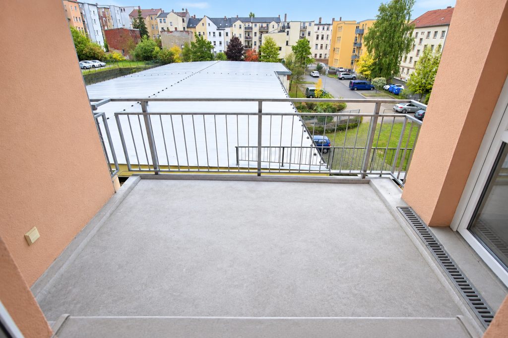 Zentrumsnahe 2-Raum Wohnung mit Südbalkon und Aufzug! - Foto 3