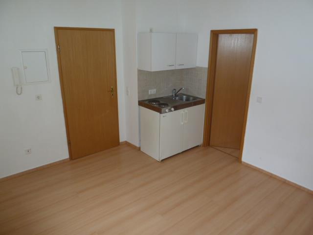 Historisch wohnen in Pölzig. Gemütliche 2 Raum Wohnung mit großen Mietergarten und Single-Küche - Foto 1