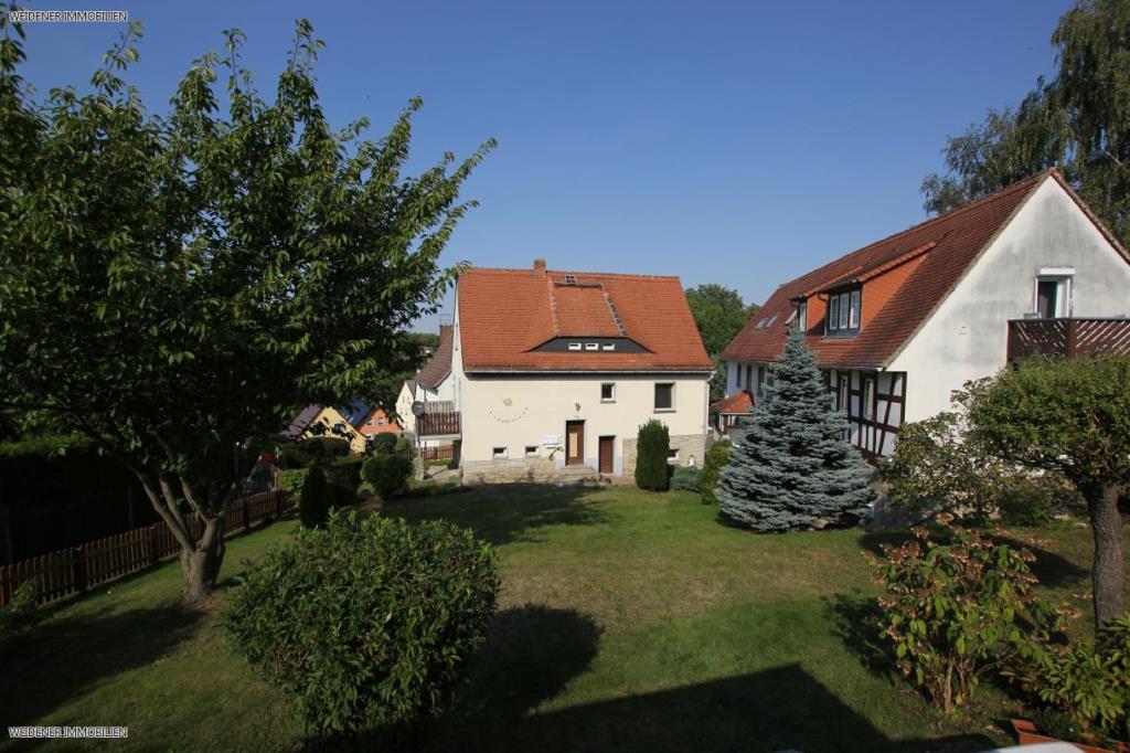 2 Raum Dachgeschosswohnung in Pölzig mit großen Mietergarten - Foto 1