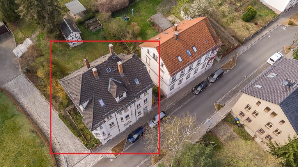 Fernblick auf die Osterburg! Großzügige 2-Raum-Wohnung in zentraler Lage von Weida! - Photo 1