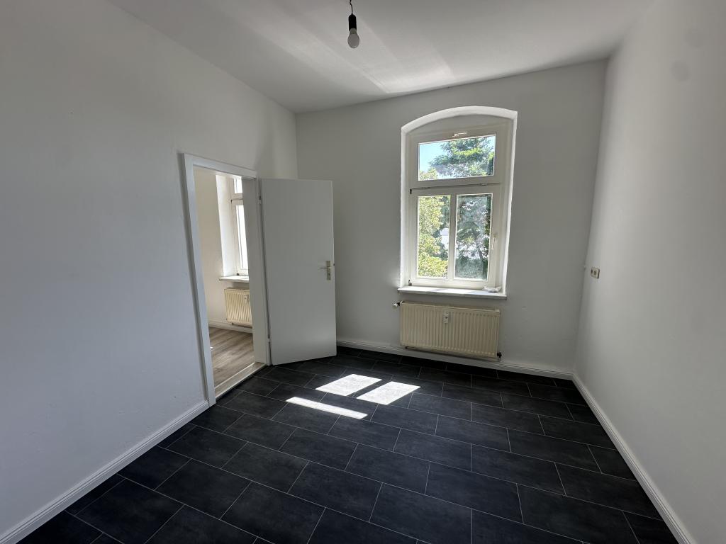 Wohnen in Gera-Debschwitz! Gemütliche 2 Raum-Wohnung. Bad mit Wanne und Fenster. - Photo 3
