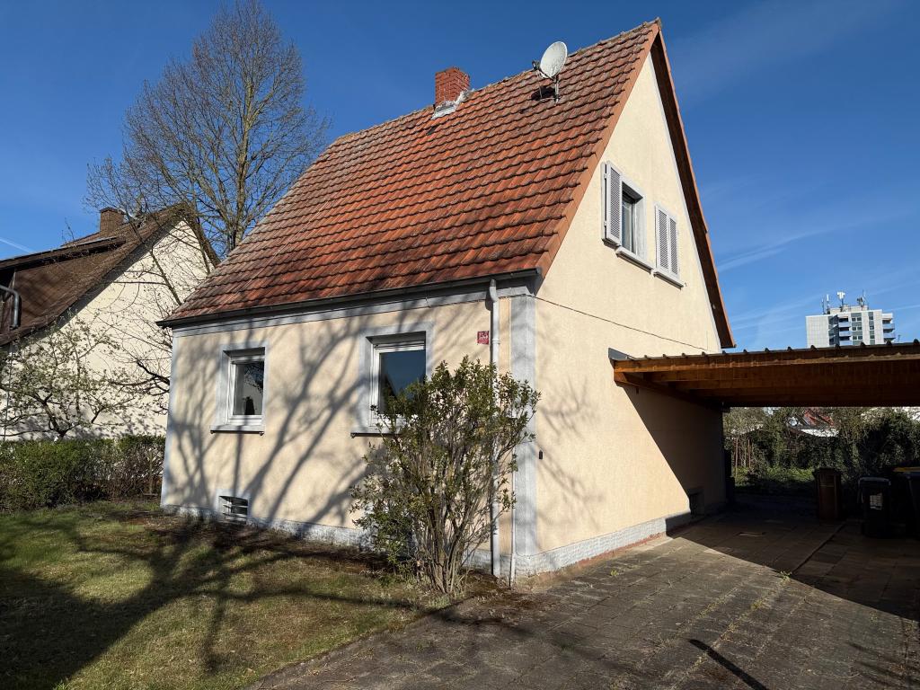Straßenansicht