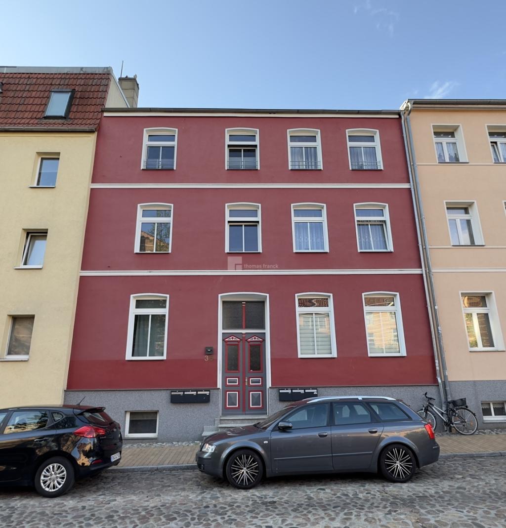 Innenstadtlage für Praktiker: helle 2-Zimmer-Dachgeschosswohnung mit Einbauküche, Duschbad, Keller - Foto 4